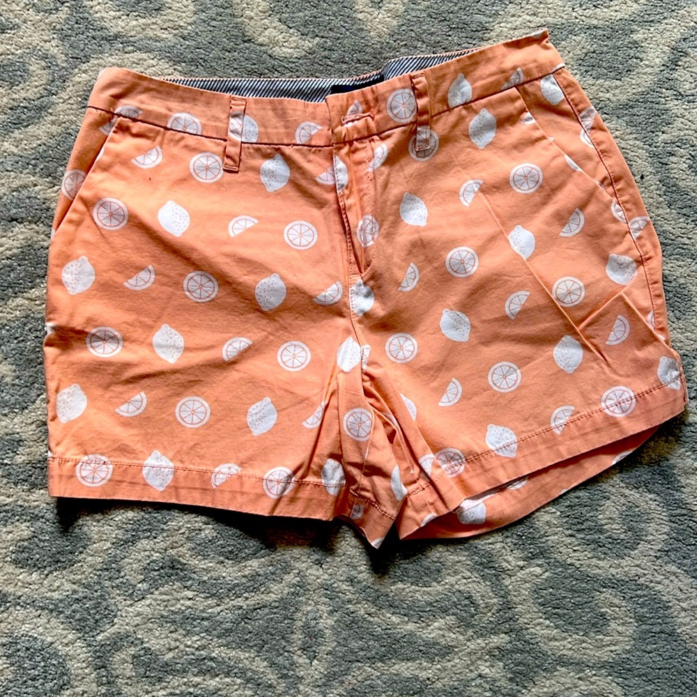 Peach shirts with white lemons 3” inseam